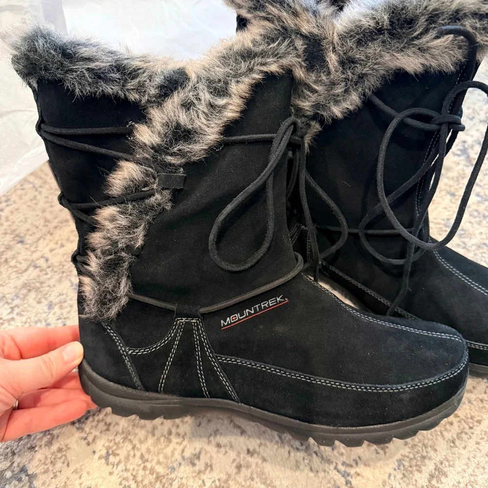 NIB MOUNTREK Ellie Lodge Mid Black Suede Faux Fur Winter‎ Boots Womens 9.5
